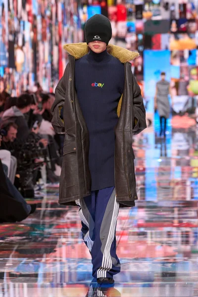 Look 45